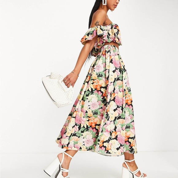NWT ASOS EDITION LUXE curve EDITION Floral off shoulder puff sleeve dark floral - Picture 11 of 12